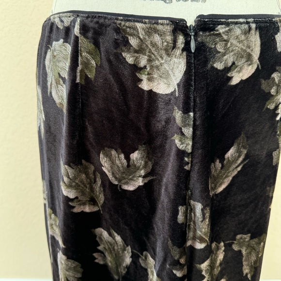 Vince Fallen Leaf Velvet Skirt, Size 10 - Picture 5 of 15
